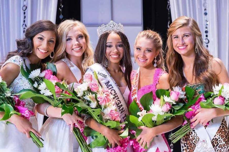 Emily with fellow Miss Michigan pageant contestants